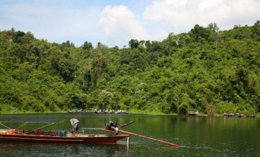 Lake Naivasha & Lake Nakuru Day Tour
