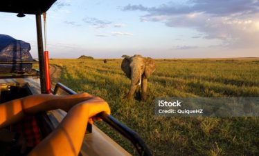 safari vehicle Ngorongoro Crater group