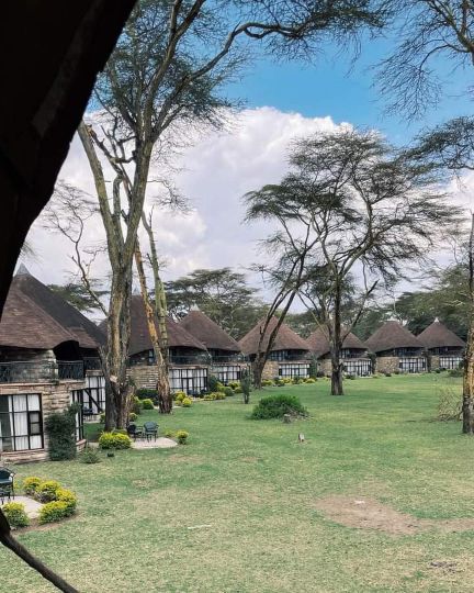 Uganda Mid-Range Safari Tours